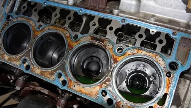 واشر زدن ماشین به چه معناست؟ علائم سوختن واشر سرسیلندر